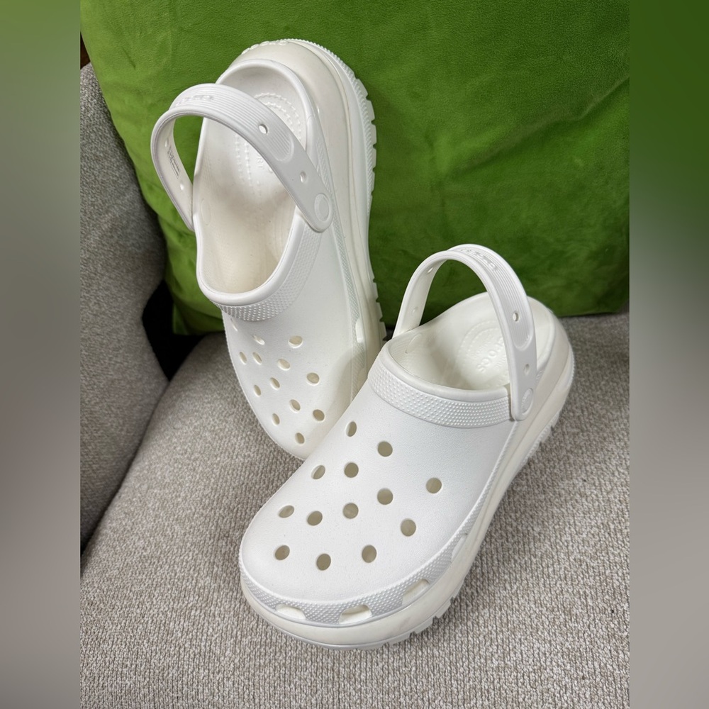 CROCS Classic White Sandals